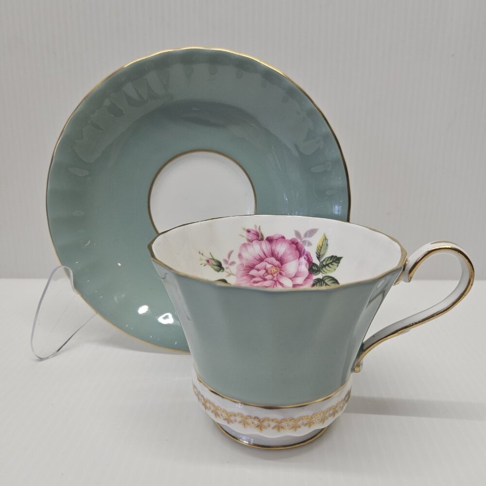 Aynsley  Sage Green 2959 Cup And Saucer Set Bone China Footed Gold Trim